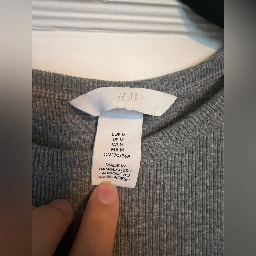 H&M basic Gray Ribbed Tank - Picture 2 of 3